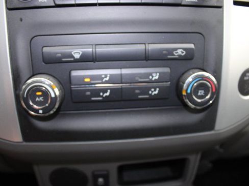 Used 2015 Nissan Frontier SV RWD image 28