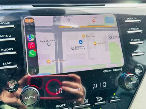 Used 2019 Toyota Camry XLE image 25