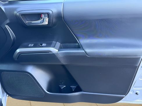 Used 2021 Toyota Tacoma TRD Off-Road w/ Technology Package image 29