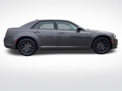 Used 2019 Chrysler 300 Touring w/ Sport Appearance Package AWD/4WD image 10