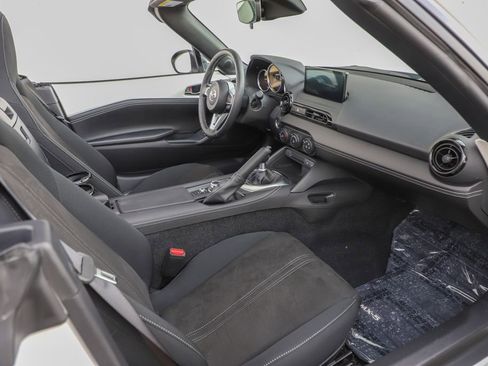 Used 2025 MAZDA MX-5 Miata Club RWD image 12