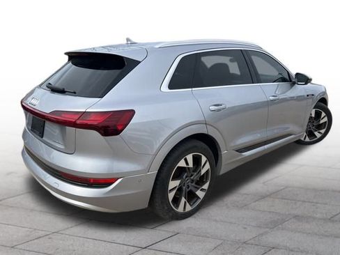 Used 2022 Audi e-tron Premium Plus w/ Premium Plus Package image 6