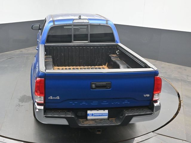 Used 2017 Toyota Tacoma SR5 w/ Tow Package AWD/4WD image 34