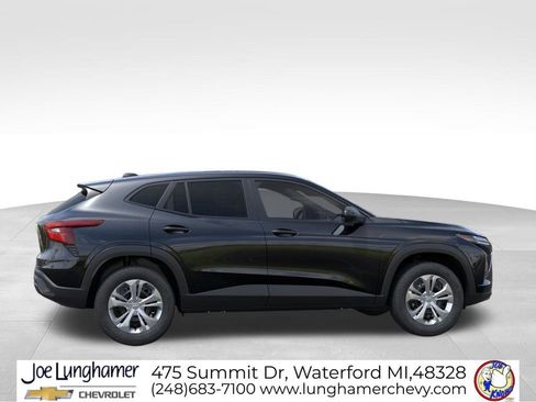 New 2026 Chevrolet Trax LS FWD image 5
