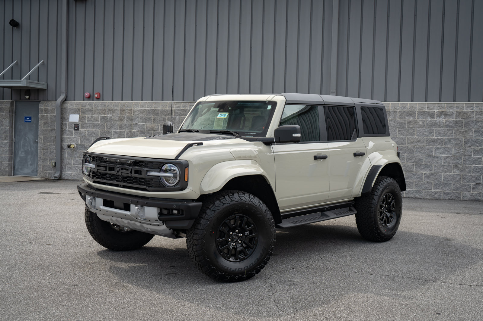 New 2026 Ford Bronco Raptor w/ Interior Carbon Fiber Pack AWD/4WD image 4