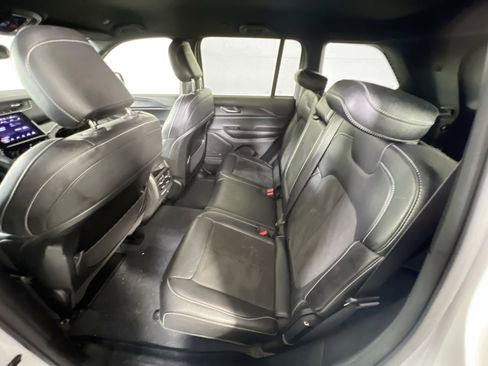 Used 2023 Jeep Grand Cherokee Altitude image 23