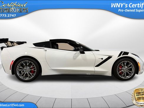 Used 2017 Chevrolet Corvette Stingray Coupe w/ Carbon Flash Badge Package RWD image 5