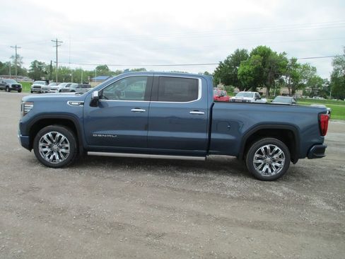 New 2026 GMC Sierra 1500 Denali w/ Denali Reserve Package AWD/4WD image 7