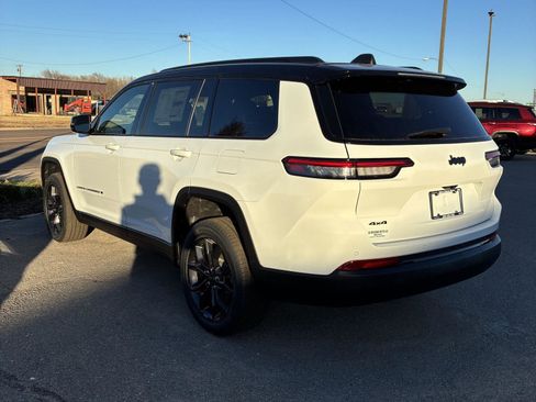 New 2025 Jeep Grand Cherokee L Limited image 19