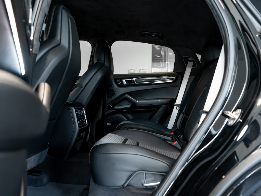 Certified 2021 Porsche Cayenne GTS AWD/4WD image 25