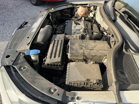 Used 2016 Volkswagen Tiguan S image 34