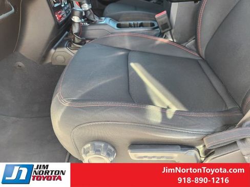 Used 2022 Jeep Wrangler Unlimited Rubicon w/ Cold Weather Group image 27