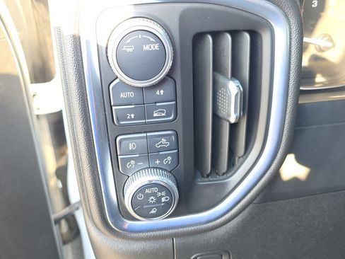 Used 2020 GMC Sierra 1500 SLT w/ SLT Convenience Package AWD/4WD image 16