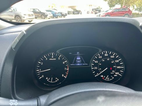 Used 2020 Nissan Pathfinder S FWD image 24