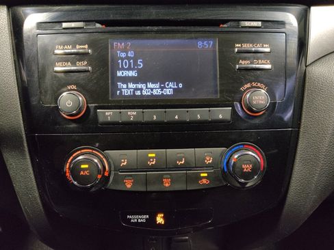Used 2016 Nissan Rogue S w/ S Family Package FWD image 25