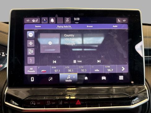 Used 2022 Jeep Compass Trailhawk w/ Sun and Sound Group AWD/4WD image 16