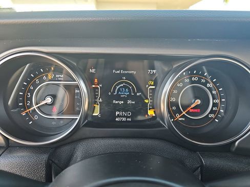 Used 2021 Jeep Gladiator Willys image 18