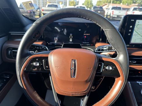 Used 2025 Lincoln Aviator Reserve w/ Equipment Group 201A AWD/4WD image 16