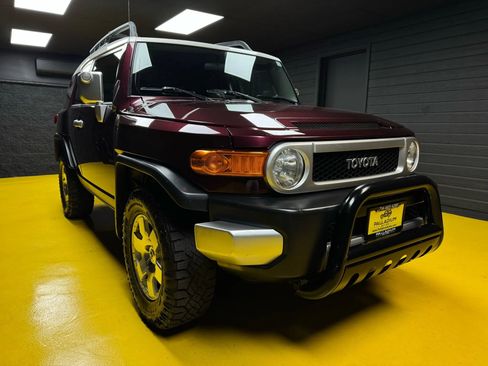 Used 2007 Toyota FJ Cruiser 4WD image 3