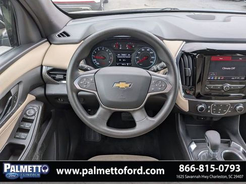 Used 2023 Chevrolet Traverse LS FWD image 15