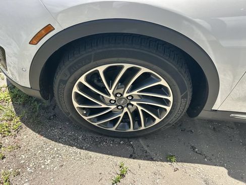Used 2019 Lincoln Nautilus Reserve FWD image 4