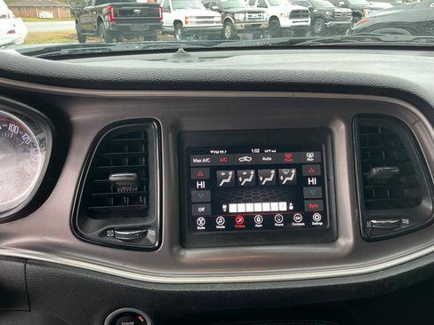 Used 2022 Dodge Challenger GT image 8