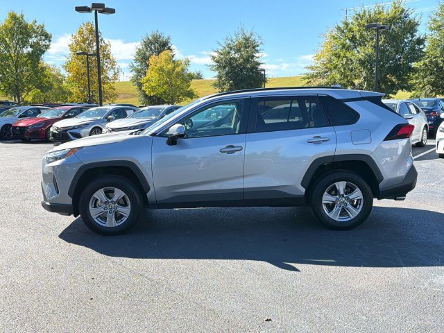 Used 2025 Toyota RAV4 XLE AWD/4WD image 7
