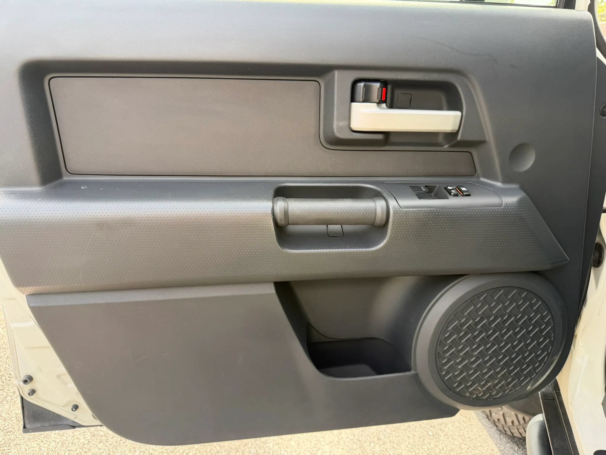 Used 2014 Toyota FJ Cruiser 4WD w/ Convenience Package image 12