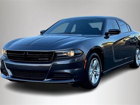 Used 2020 Dodge Charger SXT w/ Leather Interior Group image 2