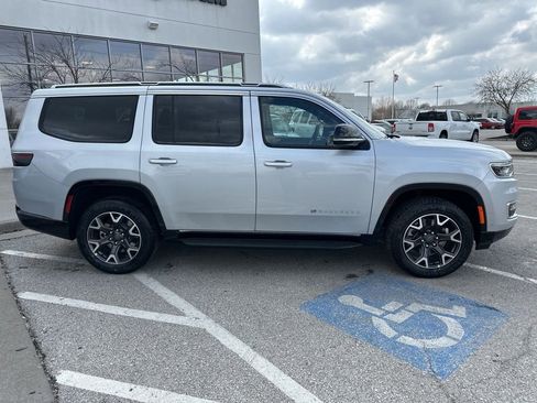 New 2024 Jeep Wagoneer Series III w/ Rear Seat Video Group 1 image 12