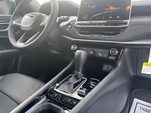 New 2026 Jeep Compass Trailhawk image 18