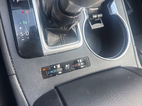 Used 2019 Toyota Highlander Limited AWD/4WD image 16
