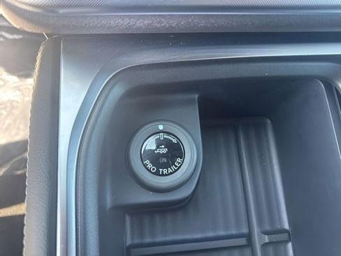 Used 2026 Ford Expedition Platinum w/ Stealth Appearance Package image 25