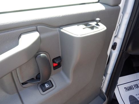 Used 2023 GMC Savana 2500 w/ Driver Convenience Package image 15