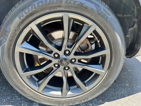 Used 2017 Ford Explorer XLT w/ Equipment Group 202A FWD image 40