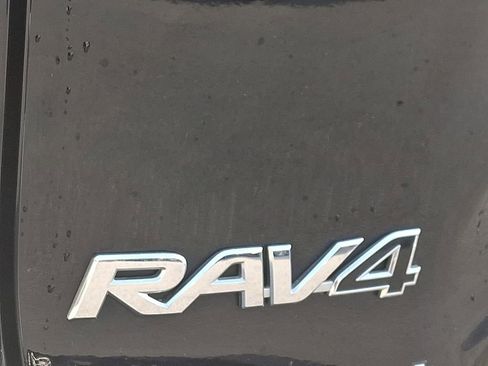 Used 2023 Toyota RAV4 XLE image 31