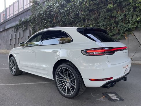 Used 2020 Porsche Macan Turbo image 10