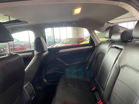 Used 2019 Volkswagen Passat 2.0T Wolfsburg w/ Wheels & Sunroof Package image 18