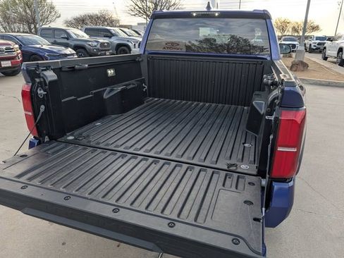 Used 2025 Toyota Tacoma TRD Sport AWD/4WD image 29