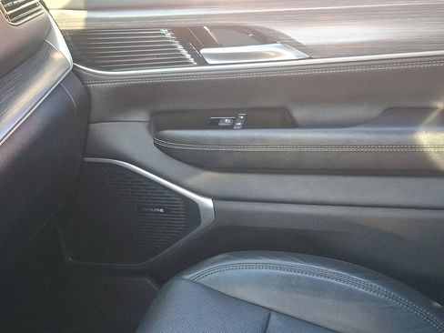 Used 2024 Jeep Wagoneer Series III image 31