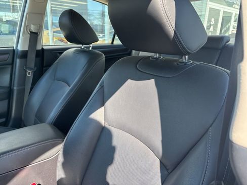 Used 2017 Subaru Legacy 2.5i Limited image 6
