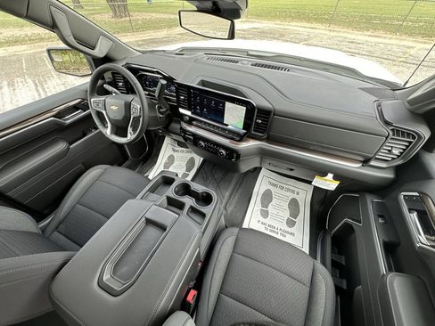 New 2025 Chevrolet Silverado 1500 LT image 10