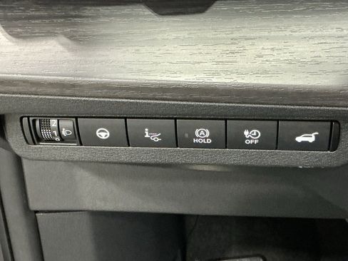 Used 2023 Nissan Ariya FWD image 19