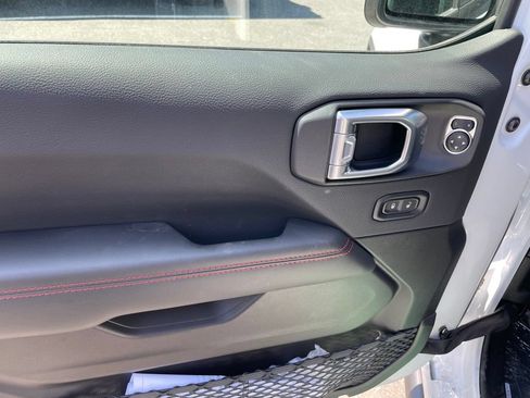 New 2026 Jeep Gladiator Sport AWD/4WD image 9