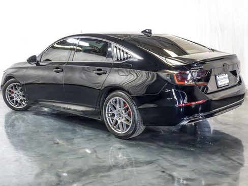 Used 2018 Honda Accord Sport image 9