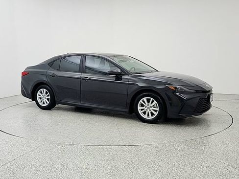 Used 2025 Toyota Camry LE FWD image 3
