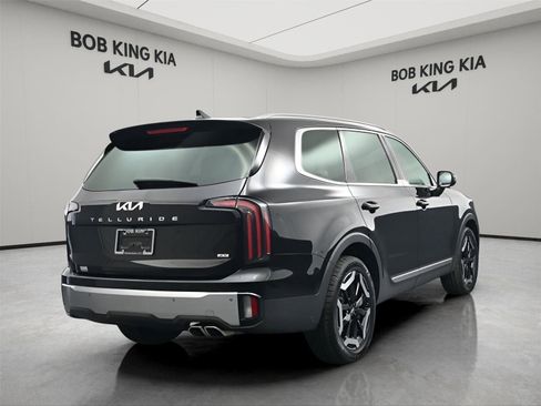 Used 2024 Kia Telluride EX image 27