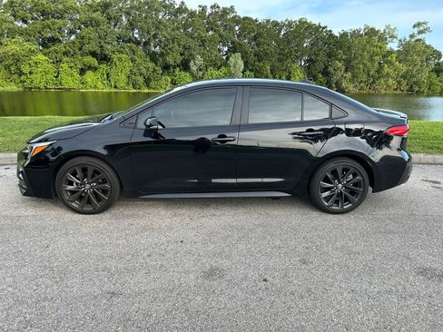 Used 2023 Toyota Corolla SE FWD image 3
