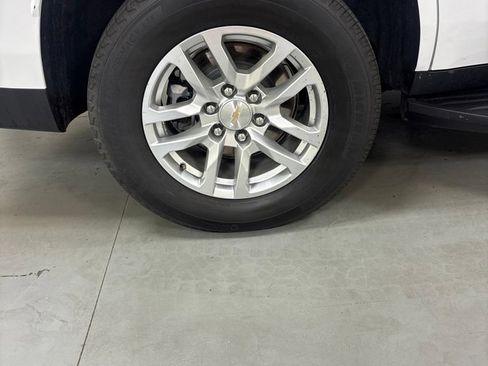 Used 2024 Chevrolet Tahoe LT AWD/4WD image 32