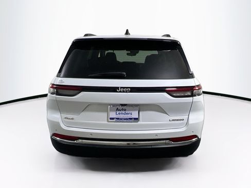 Used 2023 Jeep Grand Cherokee Laredo AWD/4WD image 6